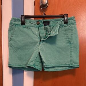 American Eagle Outfitters Green Bermuda Shorts Casual Cotton